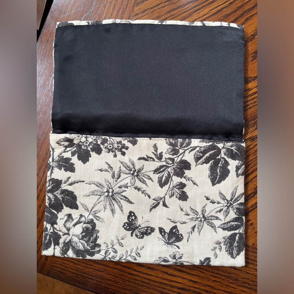 Gucci Bloom Beauty Pouch View 2
